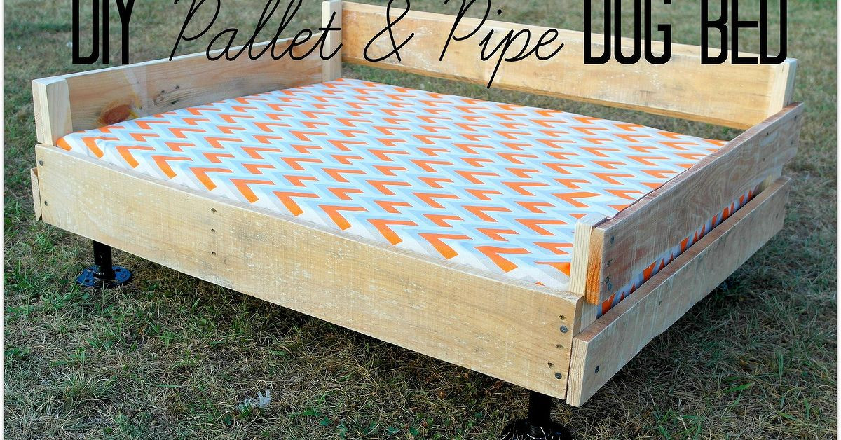 DIY Outdoor Dog Bed
 Pallet & Pipe Dog Bed Platform