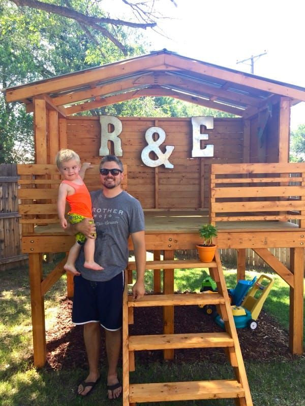 DIY Outdoor Fort
 Dad Lays Out 4 Wooden Boards To Create An Incredible Fort