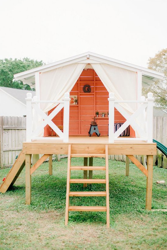 DIY Outdoor Fort
 15 Amazing DIY Backyard Playhouses and Treehouses