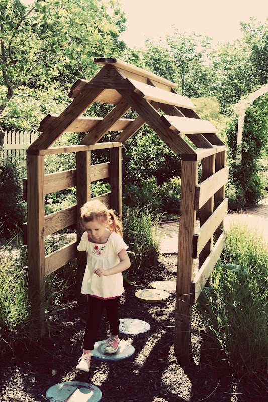 DIY Outdoor Fort
 diy outdoor playhouses
