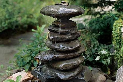 DIY Outdoor Fountains
 8 Soothing DIY Garden Fountains