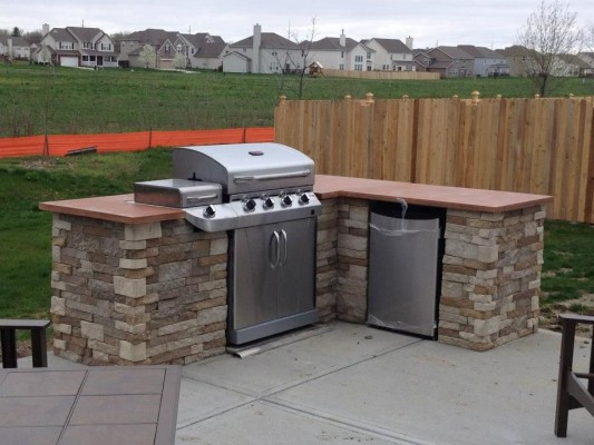 DIY Outdoor Grills
 Redditor lukeyboy767 builds a low cost outdoor kitchen