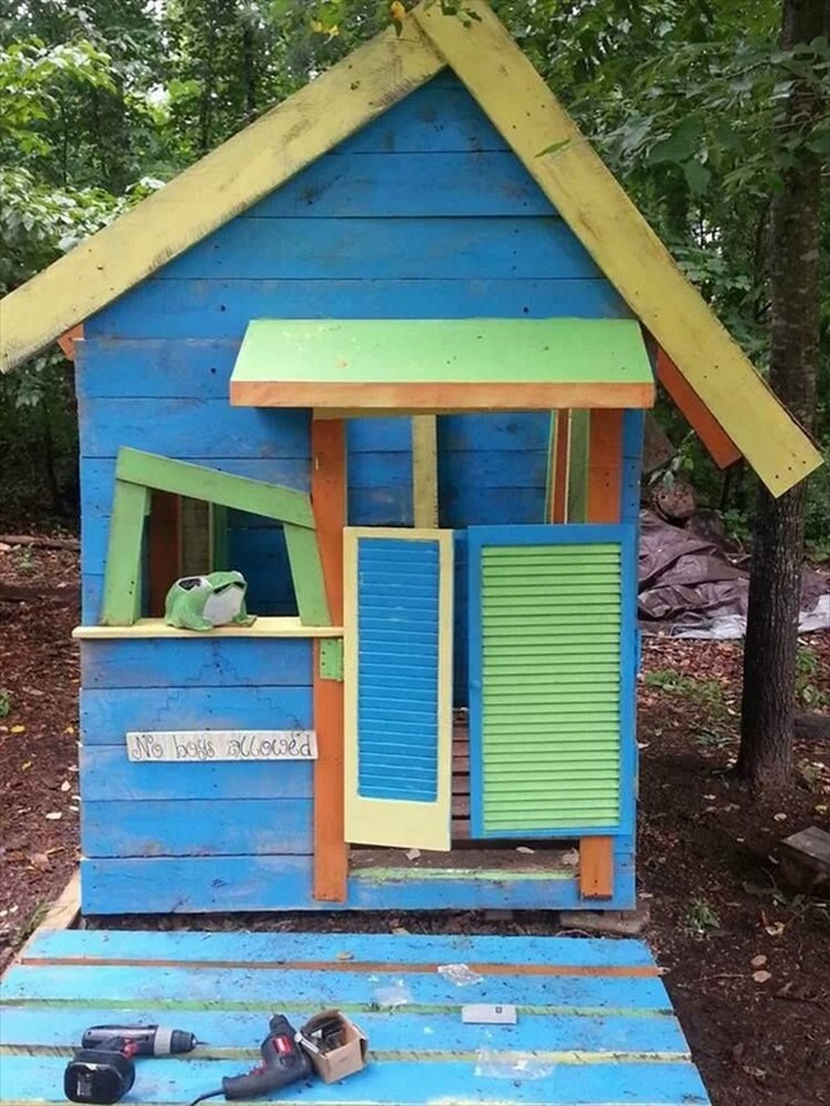DIY Pallet Playhouse Plans
 Wood Pallet Playhouses for Kids