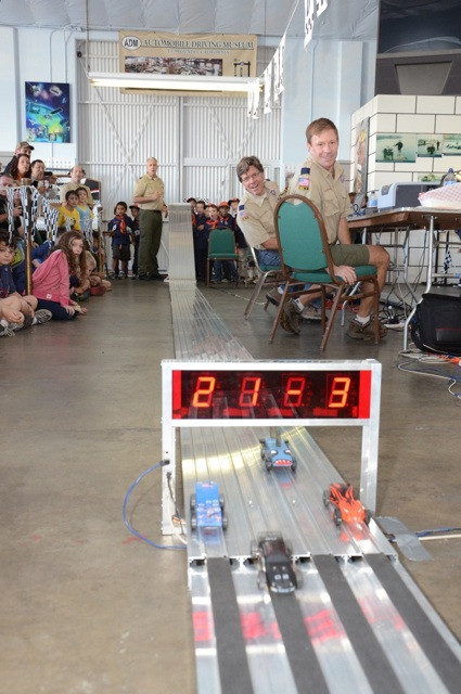 DIY Pinewood Derby Track
 High Tech Pinewood Derby Racetrack Resolves Race Times 0