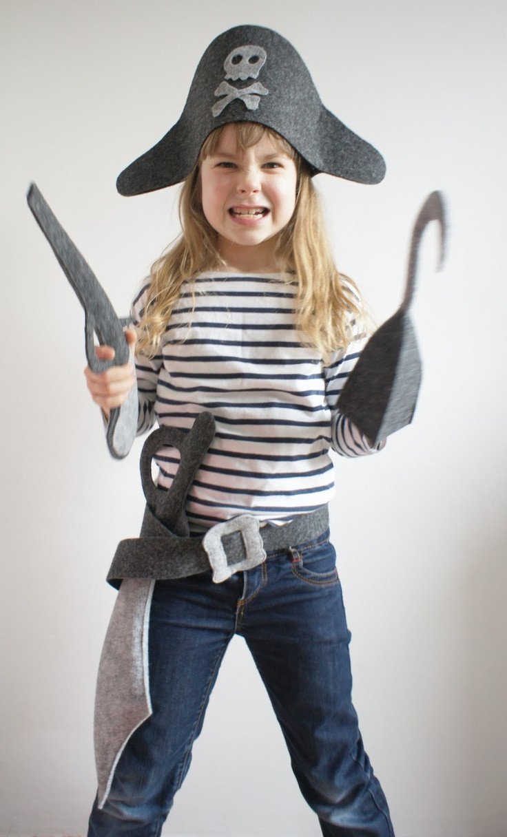 DIY Pirate Costume For Toddler
 844 best images about Disfraces DIY Costumes for kids on