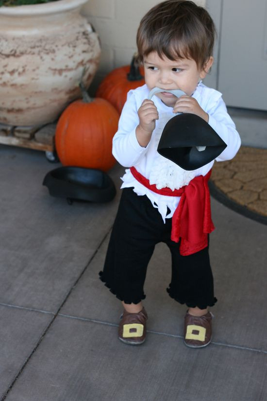 DIY Pirate Costume For Toddler
 Pirate Custom child DIY