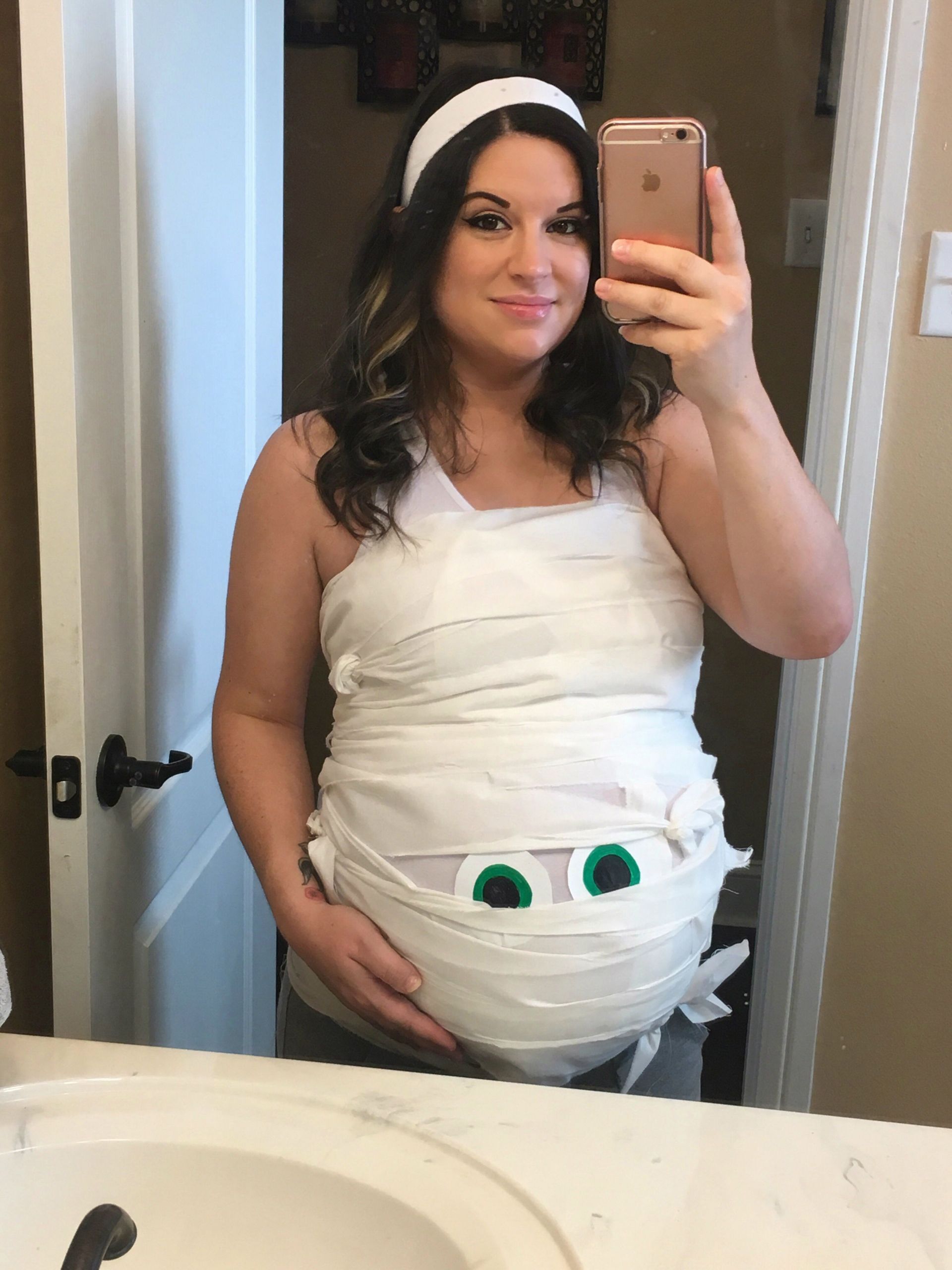 DIY Pregnancy Costumes
 Pin on Halloween stuff