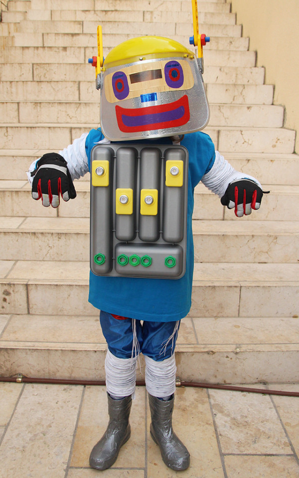 DIY Robot Costume Toddler
 Creative DIY Halloween Costume Ideas