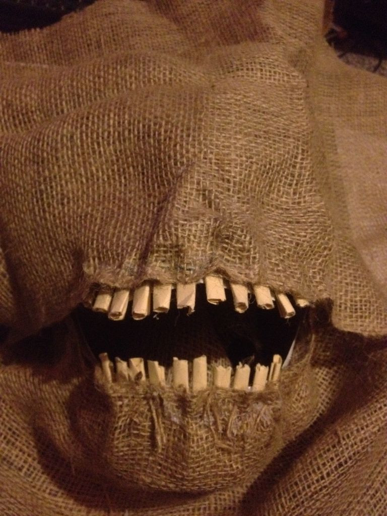 DIY Scarecrow Mask
 How to Make a Scary Scarecrow Mask With Moveable Jaw 7