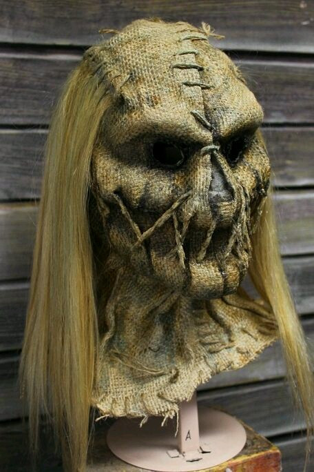 DIY Scarecrow Mask
 Source ultimatehalloweenmasks