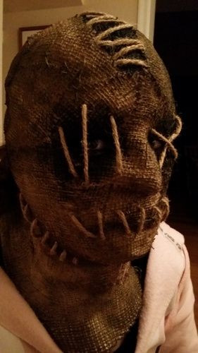 DIY Scarecrow Mask
 Cheeseweasel s Homemade Burlap Mask from Halloween Forum
