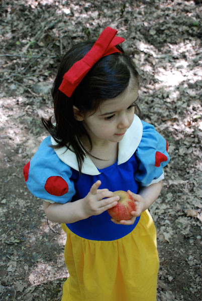 DIY Snow White Costume Toddler
 DIY Snow White Costume s and for