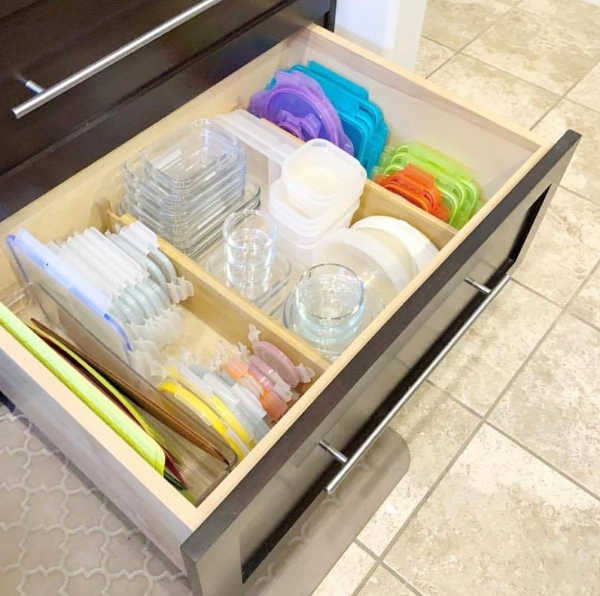 DIY Tupperware Organizer
 7 Amazing Tips For Organizing Your Tupperware And Food