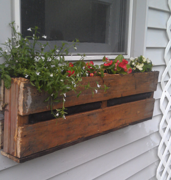 DIY Window Flower Box
 DIY Window Box Projects • The Bud Decorator