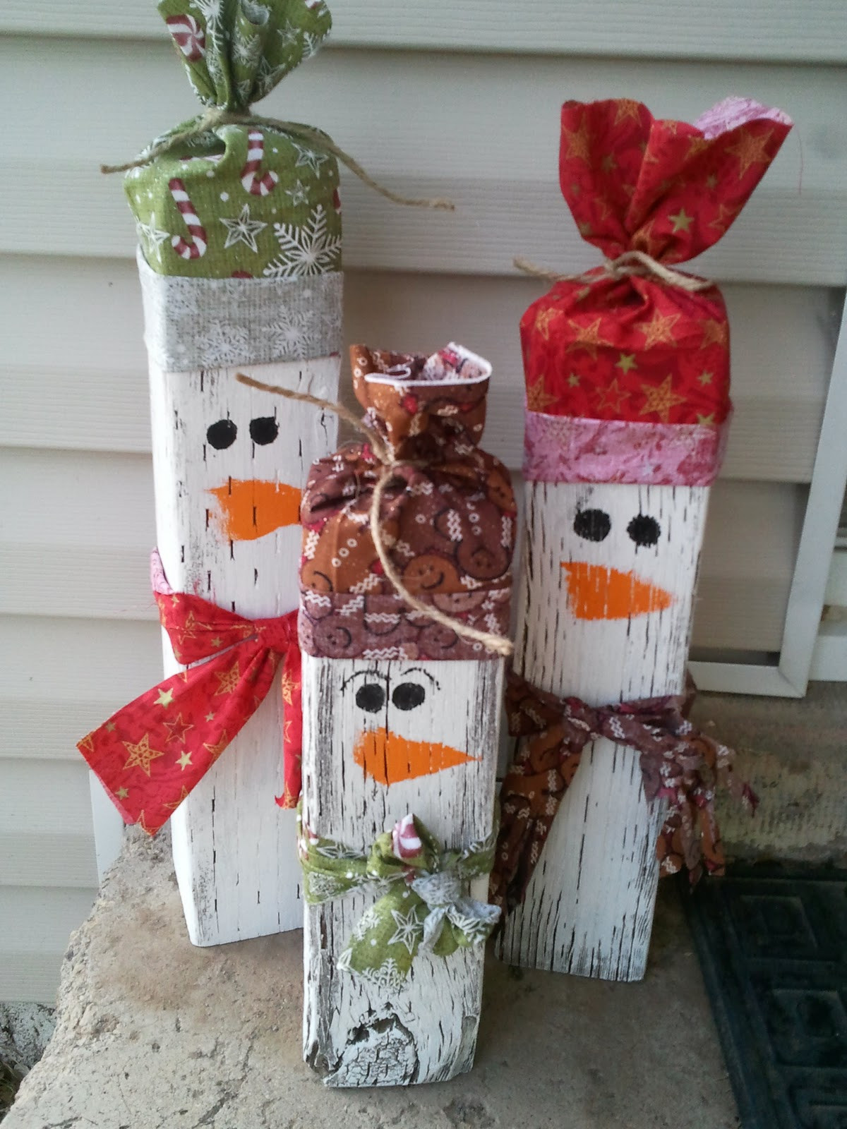 DIY Wood Snowman
 Always Something 10 DIY Christmas Decor Ideas