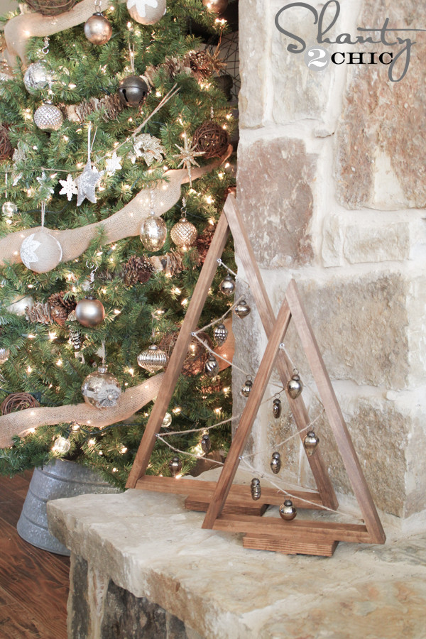 DIY Wooden Christmas Tree
 DIY Ornament Tree Shanty2Chic