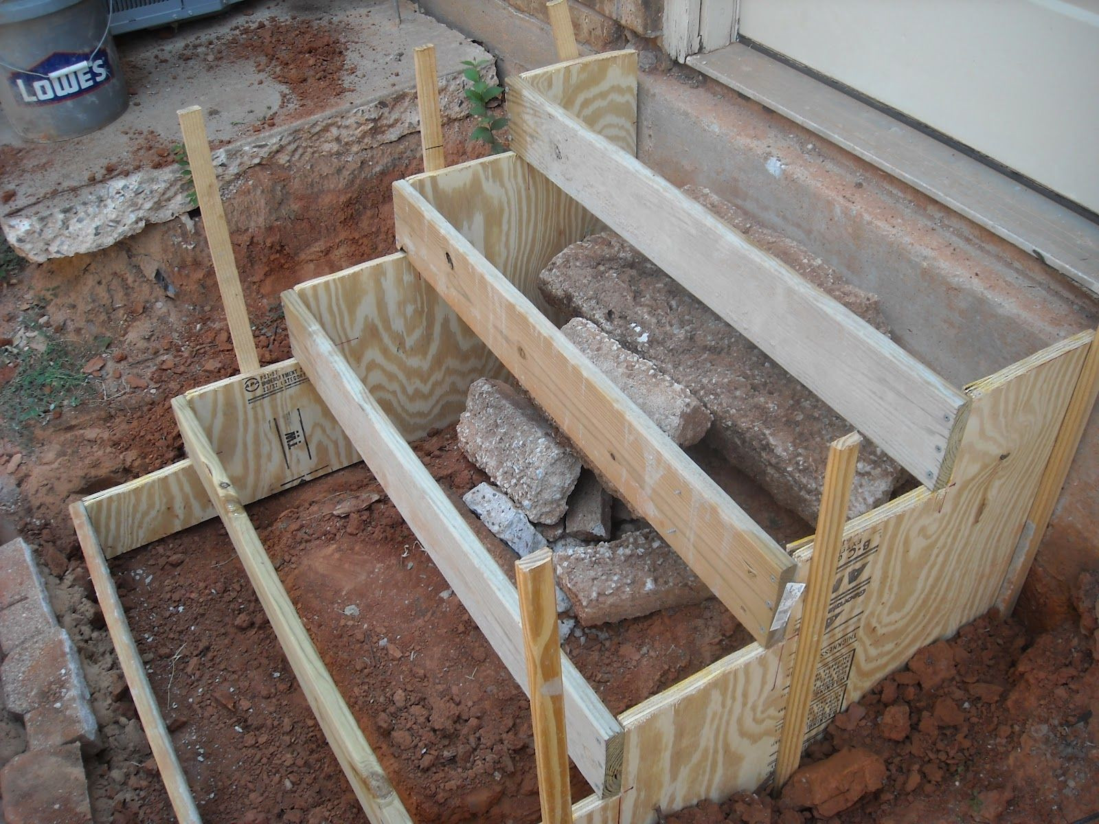 DIY Wooden Steps
 how to make concrete steps