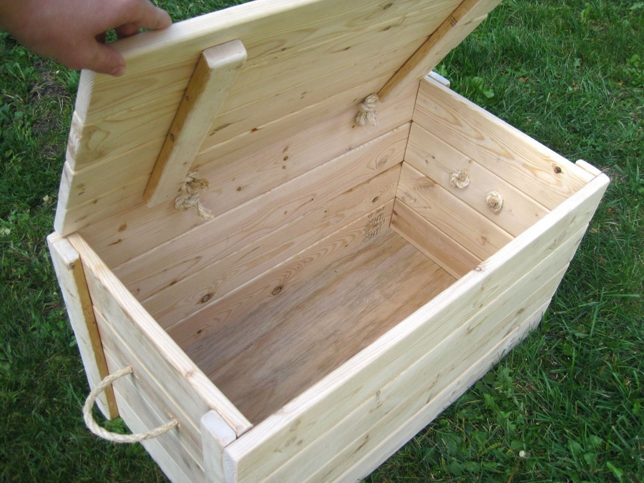 DIY Wooden Storage Box Plans
 inexpensive chest storage box