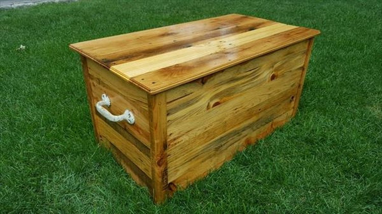 DIY Wooden Storage Box Plans
 DIY Wooden Pallet Storage Box Plans