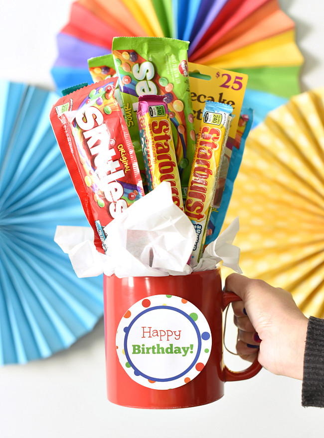 Easy Birthday Gifts
 Easy Birthday Gift Idea Candy Bouquet in a Mug – Fun Squared
