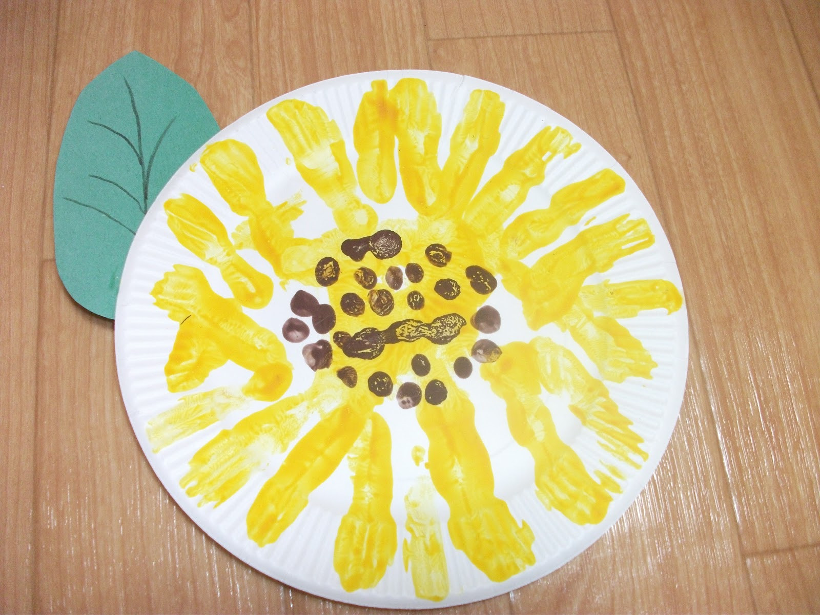 Easy Crafts For Toddlers
 Preschool Crafts for Kids Easy Paper Plate Sunflower Craft