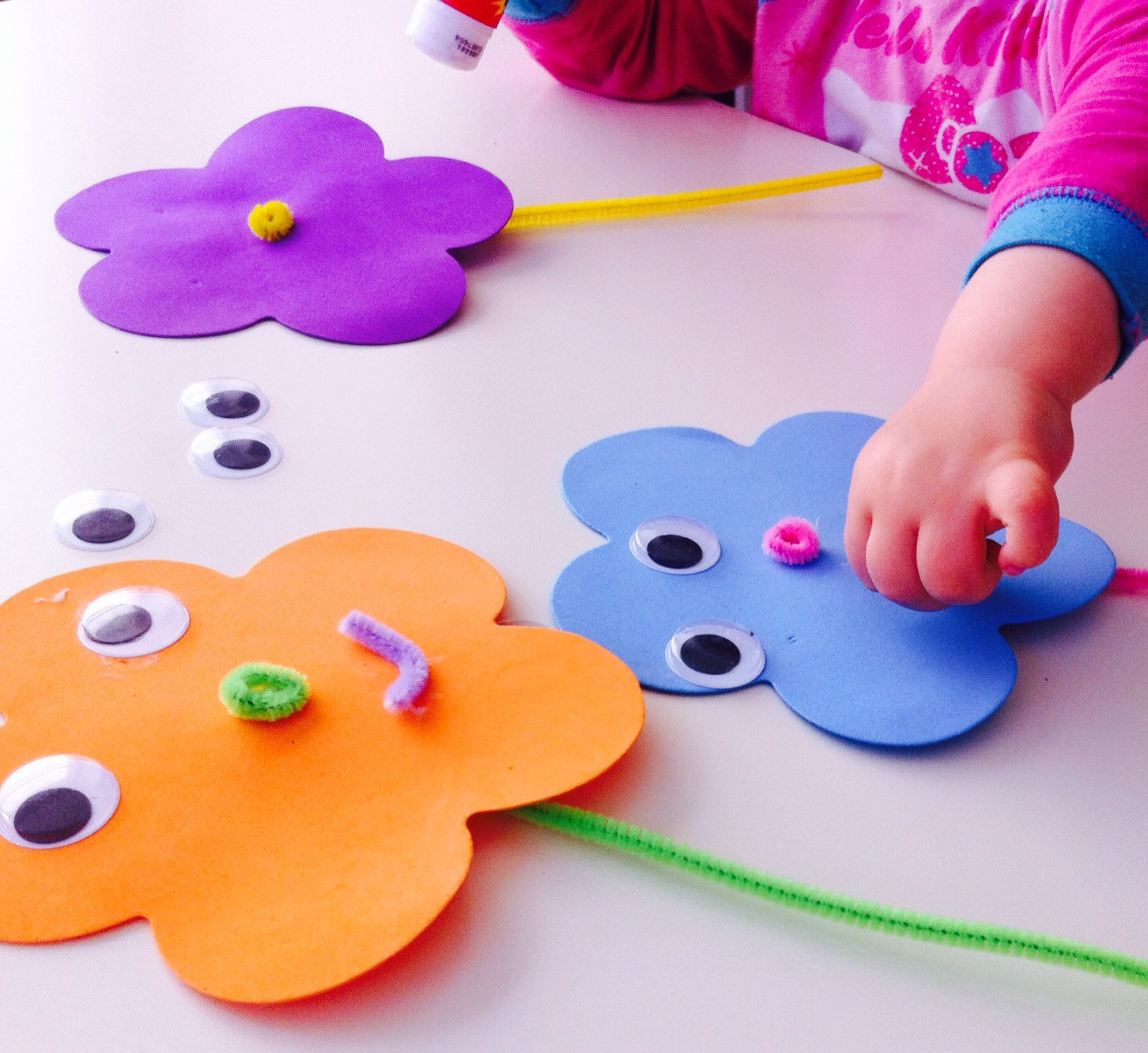 Easy Crafts For Toddlers
 Foam spring flowers Lazy Mom s blog