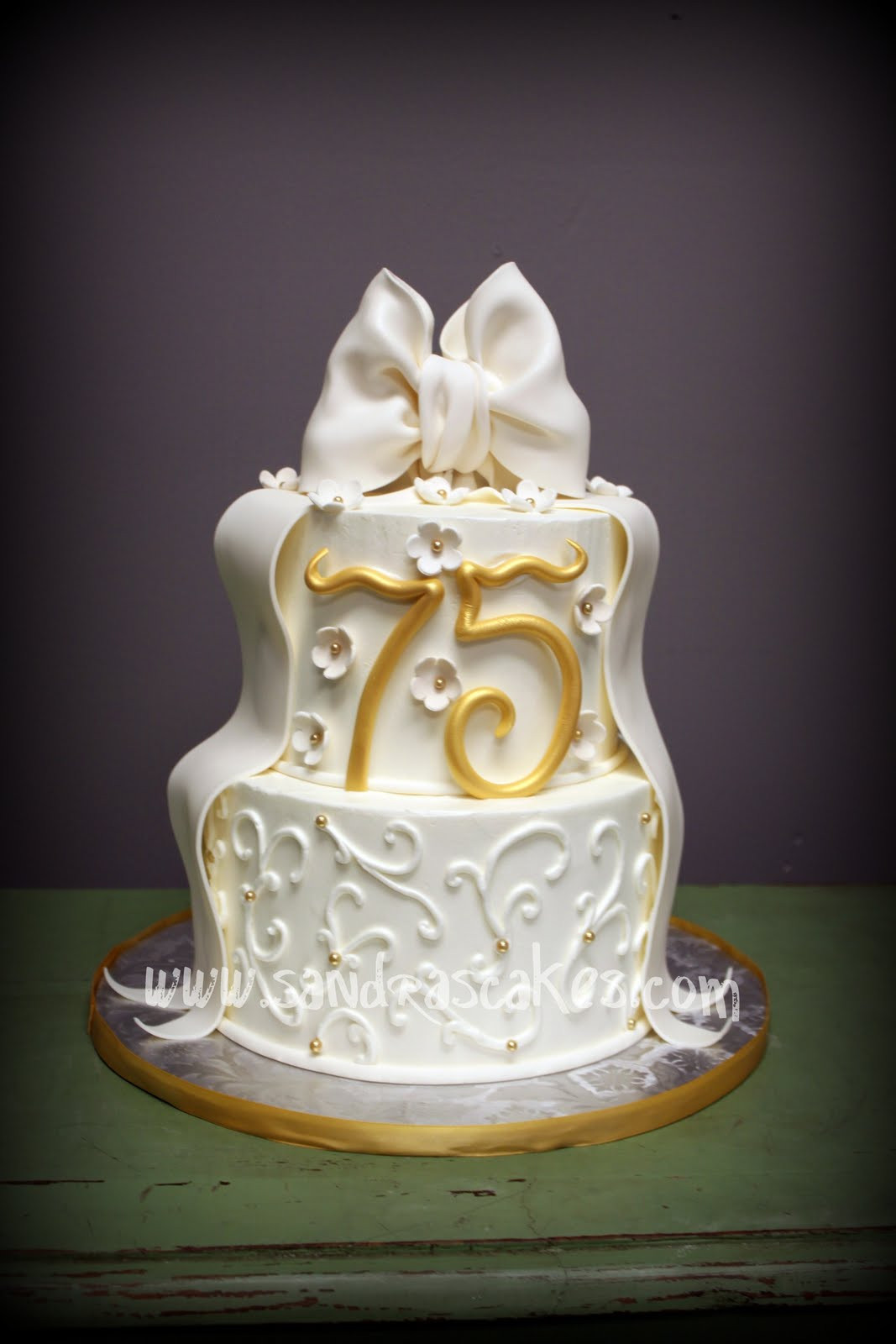 Elegant Birthday Cakes
 Birthday cakes for grown ups