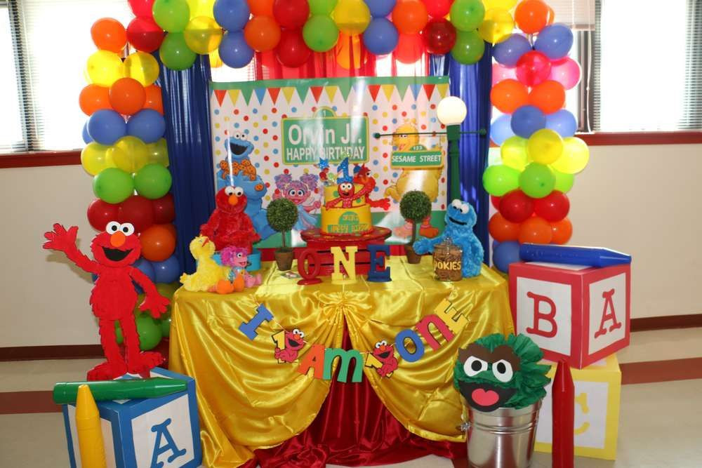 Elmo Birthday Party Decorations
 Elmo Sesame Street 1st Birthday