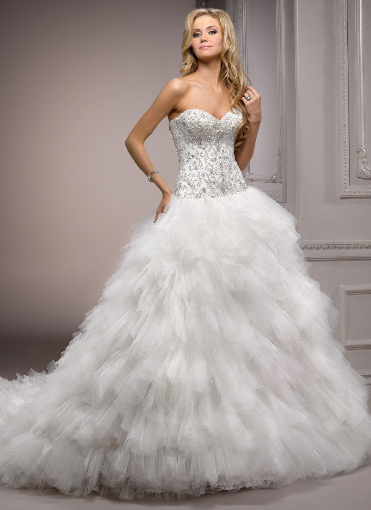 Feather Wedding Dress
 Swan feather wedding dress