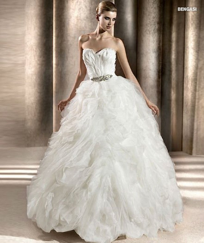 Feather Wedding Dress
 Feather wedding dress