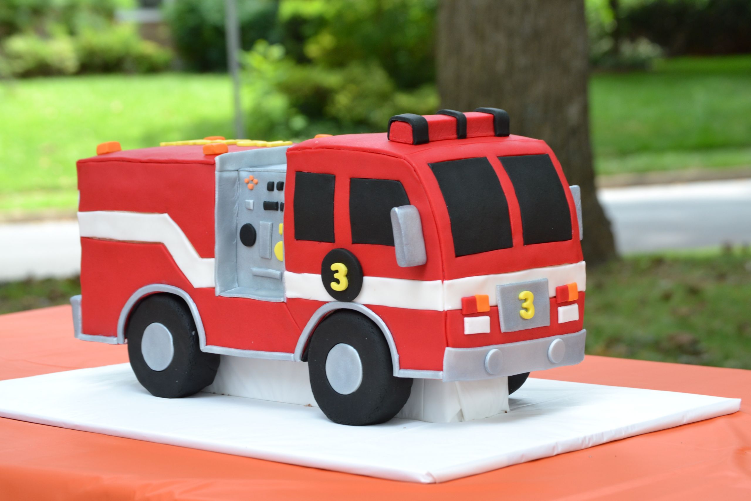 Firetruck Birthday Cake
 Fire Truck Birthday Cake