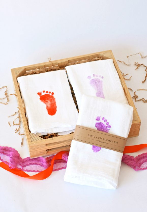 First Baby Gift Ideas For Mom
 Baby s First Mother s Day Gift Idea Paging Supermom