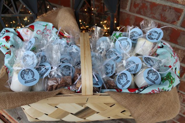 Gift Baskets For Coworkers Ideas
 Christmas Cheer for Your Co Workers