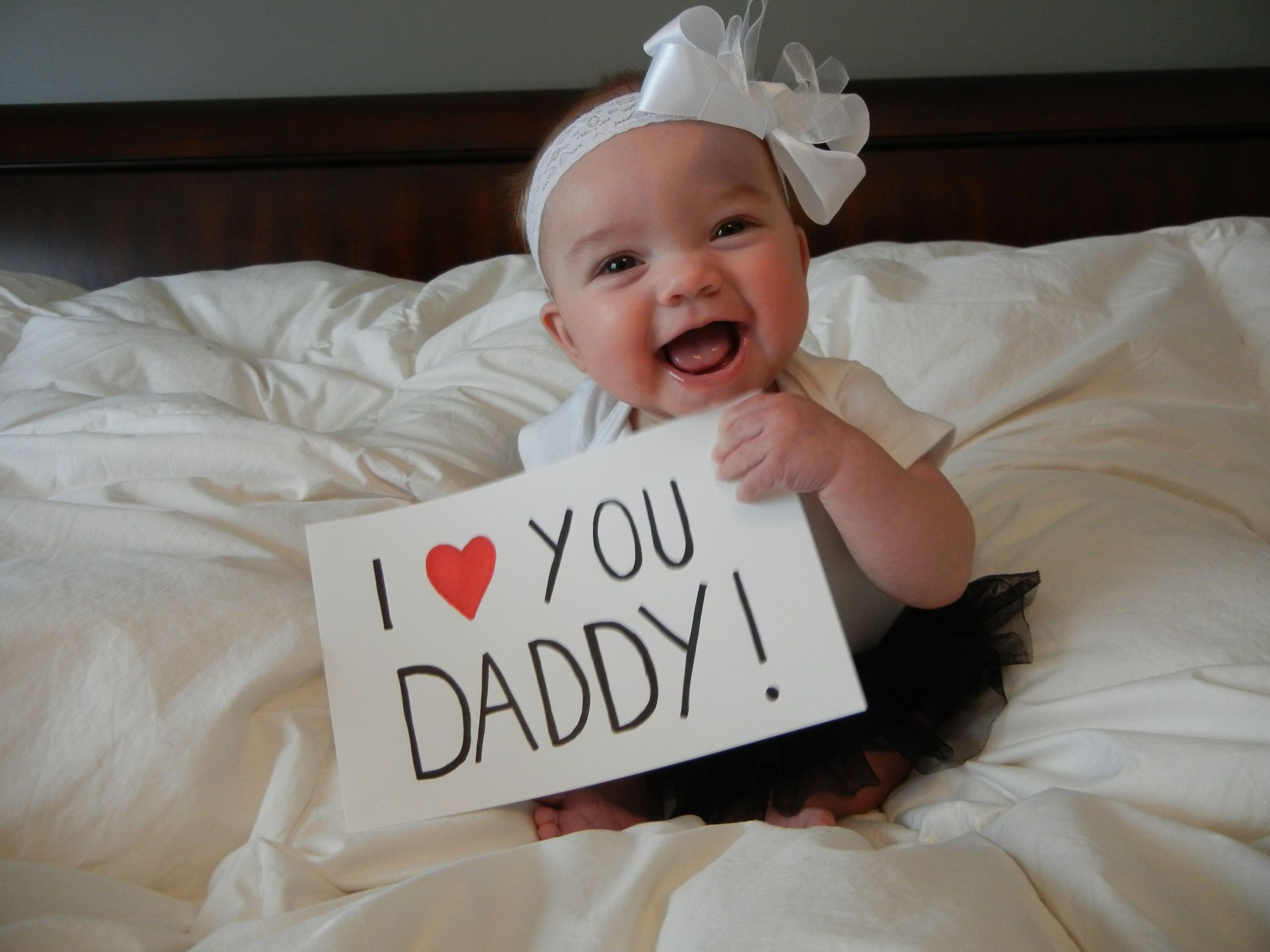 Gift For New Dad Of Baby Girl
 "I love you Daddy " What a wonderful Father s Day photo