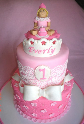 Girl First Birthday Cake
 Everly s 1st Birthday