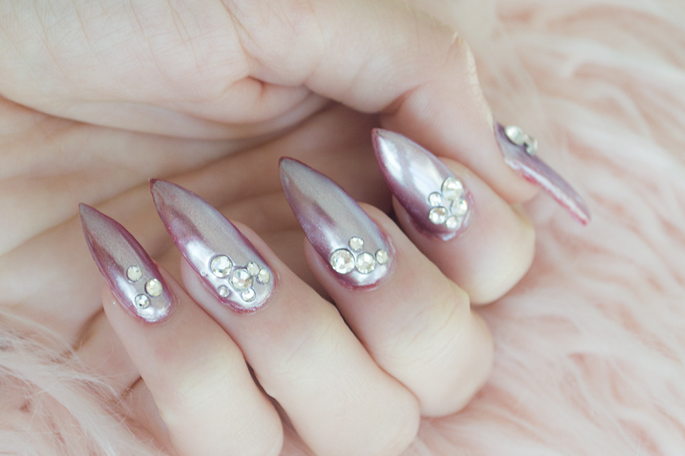 Girly Nail Designs
 Nail Art 💅 Super girly 🌸🎀pearl nails with Rhinestones