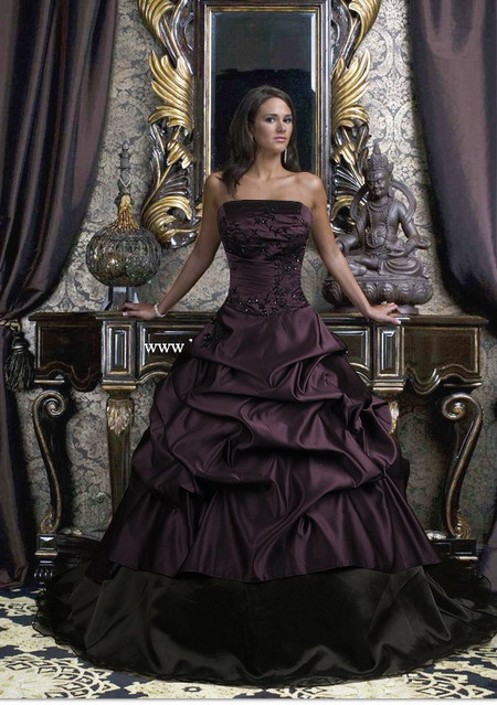 Gothic Wedding Gown
 How to Choose the Perfect Gothic Wedding Dresses Women