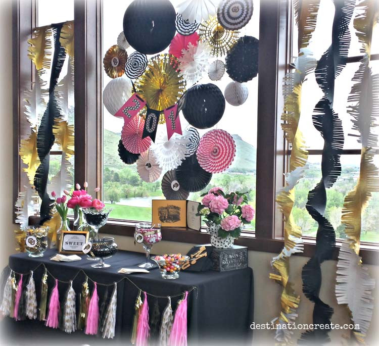 Graduation Party Ideas For Adults
 Party Favor Tables that adults will love