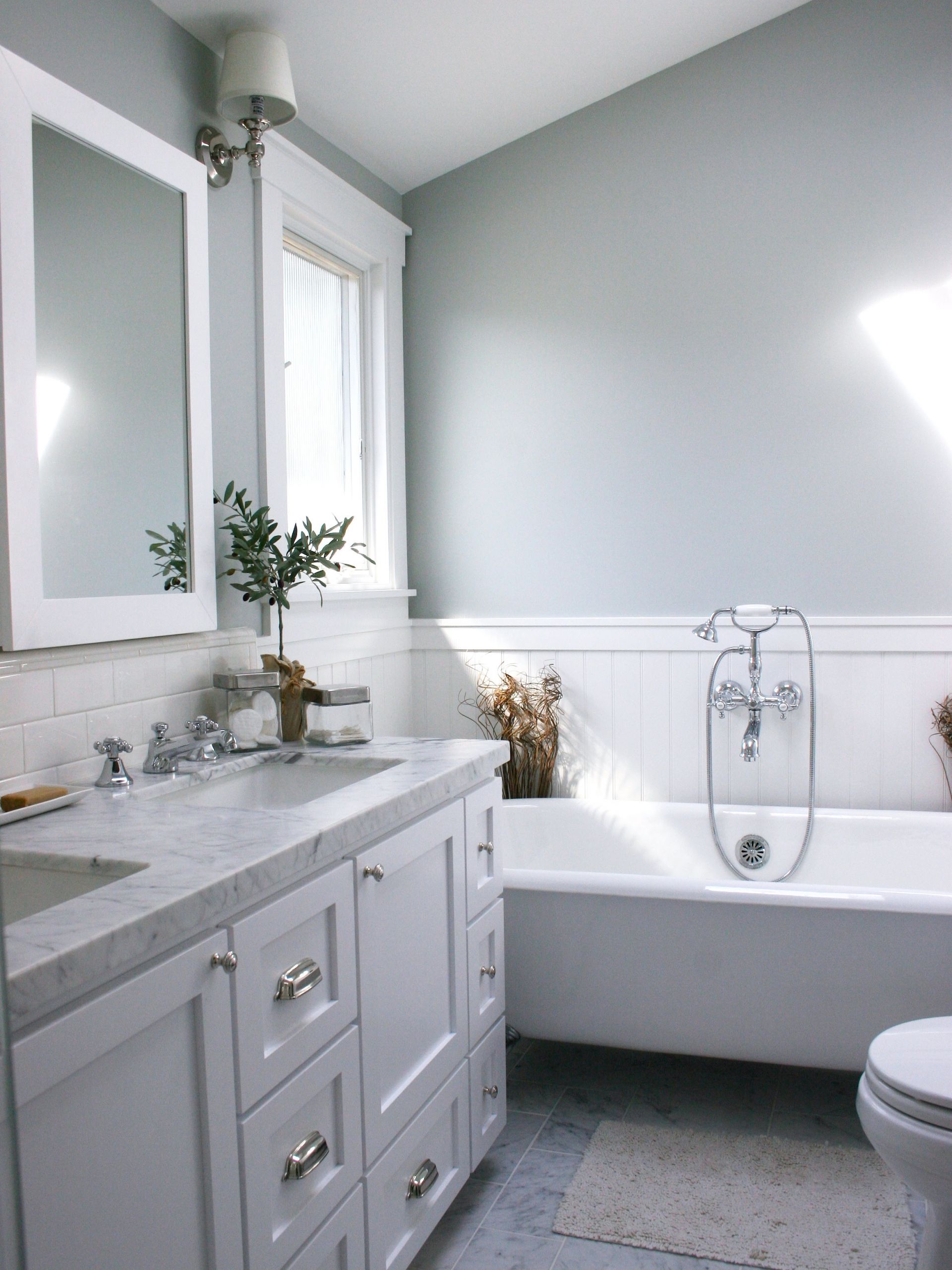 Gray Bathroom Walls
 22 Stylish Grey Bathroom Designs Decorating Ideas