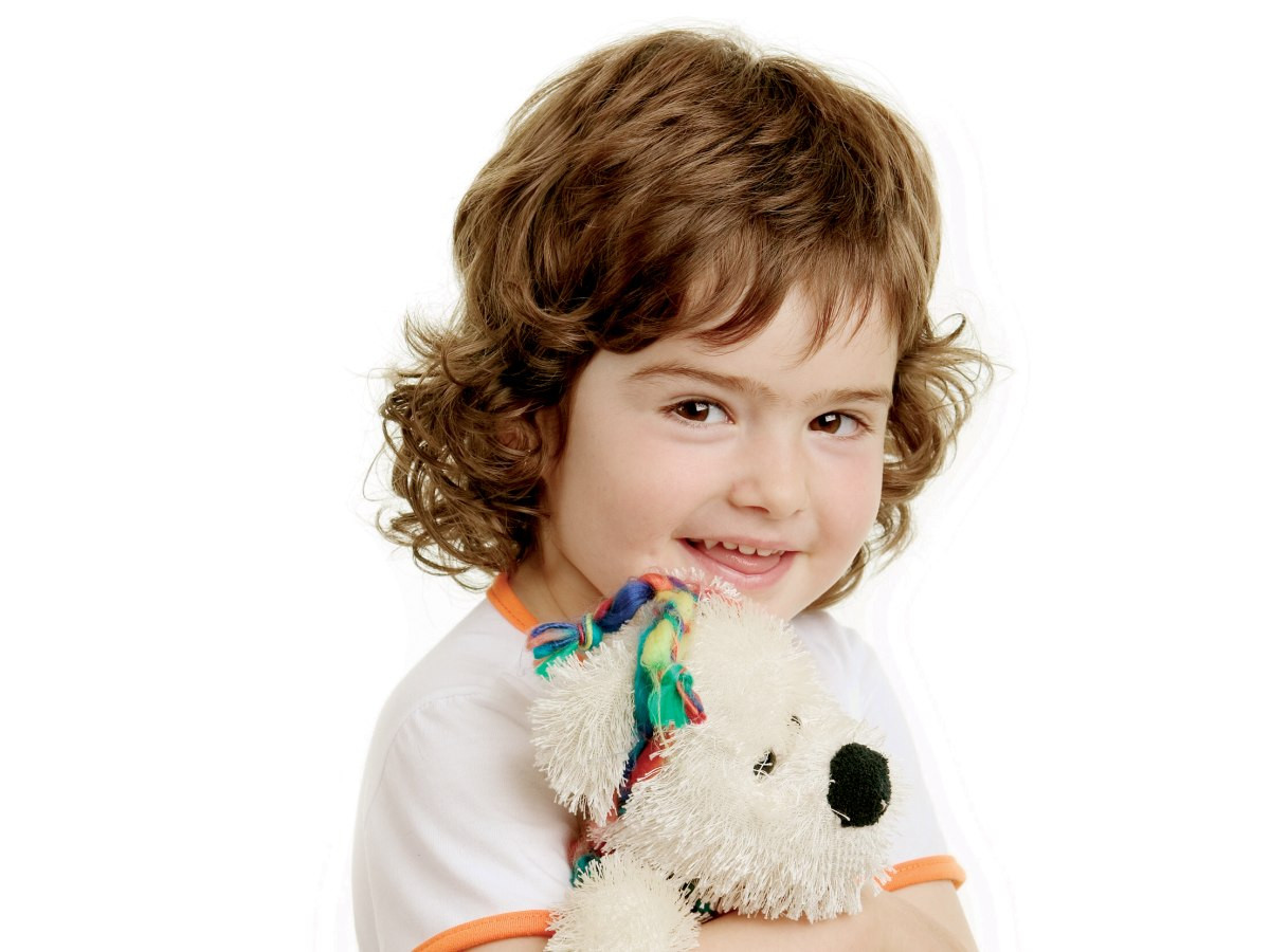 Haircuts For Little Girls With Wavy Hair
 Classic shag haircut for girls with curly hair
