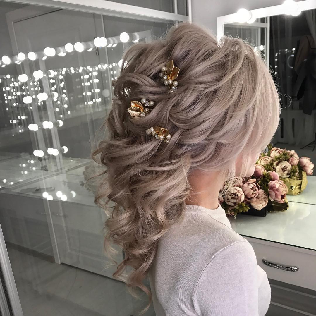 Hairstyle For Long Hair For Wedding
 10 Lavish Wedding Hairstyles for Long Hair Wedding