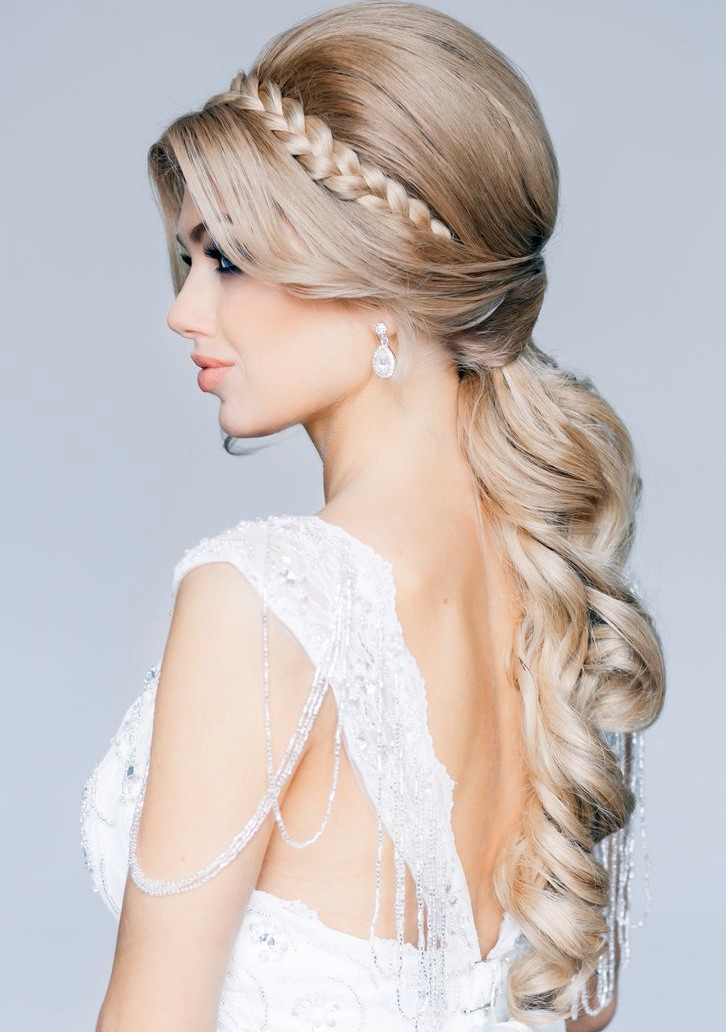 Hairstyle For Wedding Bridesmaid
 30 GORGEOUS HAIRSTYLE FOR THE BRIDE TO BE