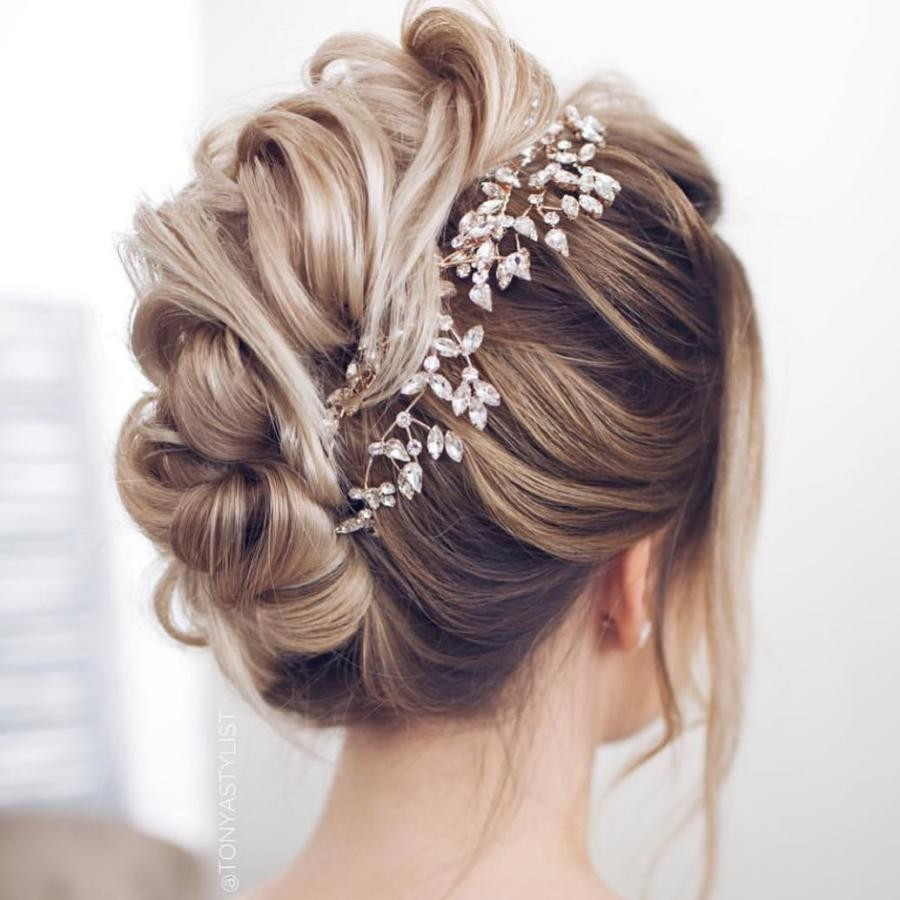 Hairstyle On Wedding Day
 Bridal Hairstyle Tips For Your Wedding Day