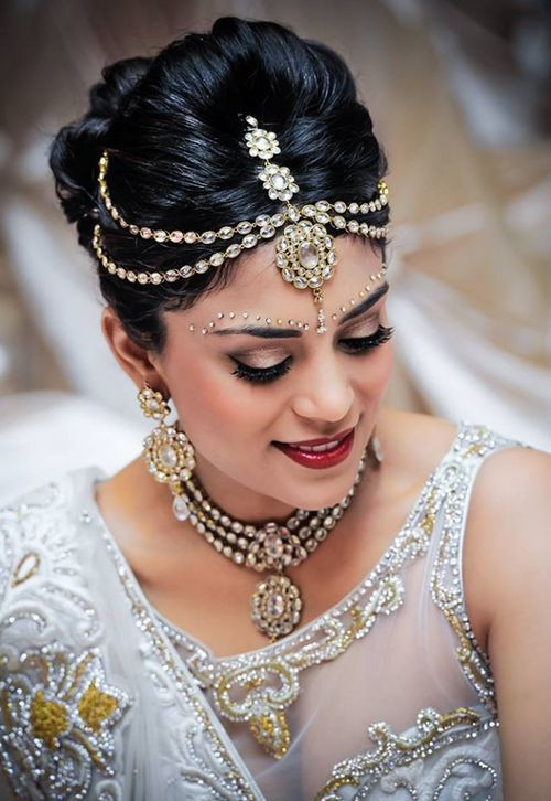 Hairstyles For Indian Brides
 20 Gorgeous Indian Wedding Hairstyle Ideas