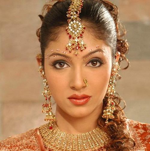Hairstyles For Indian Brides
 Indian Wedding Hairstyles and Bridal Makeup