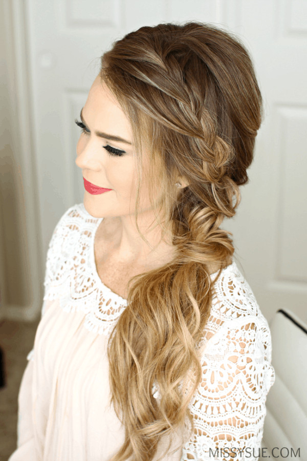 Hairstyles To The Side For Prom
 Romantic Side Swept Hairstyles That Will Put All Eyes You