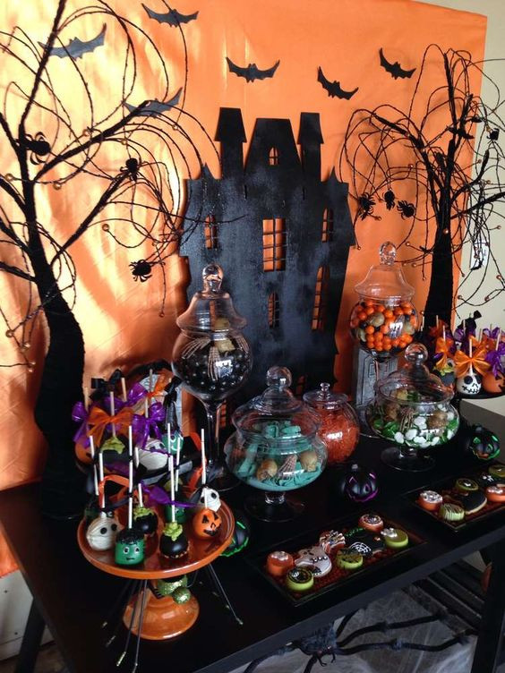 Halloween Decorations Party Ideas
 15 Ideas To Style A Halloween Dessert Table Shelterness