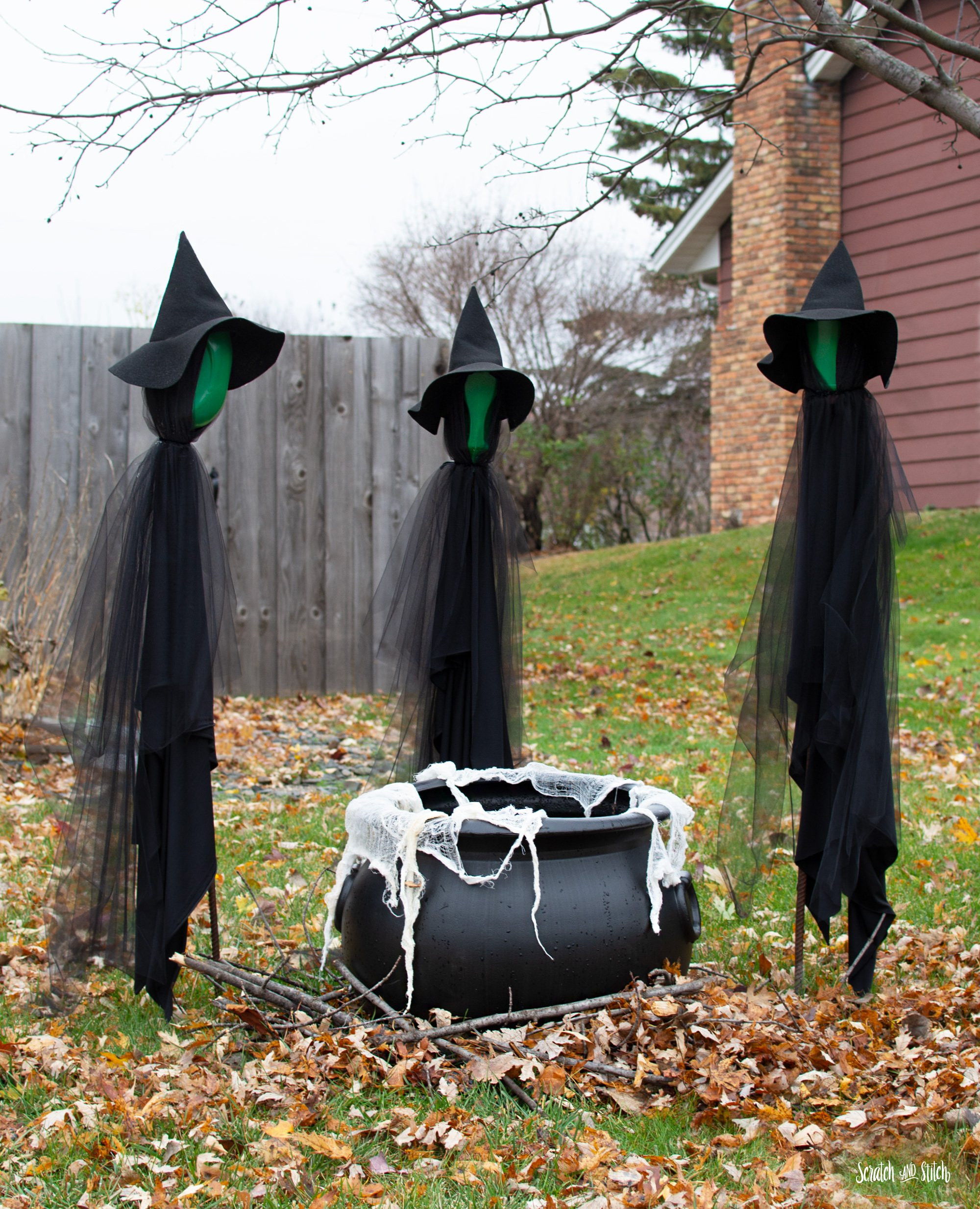 Halloween DIY Decor
 DIY Halloween Decorations Includes FREE Witch Hat Pattern