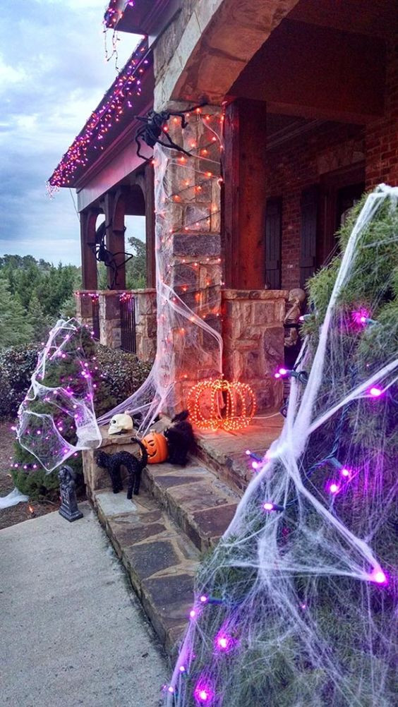 Halloween Outdoor Lights
 DIY Halloween Decorations for Outdoor