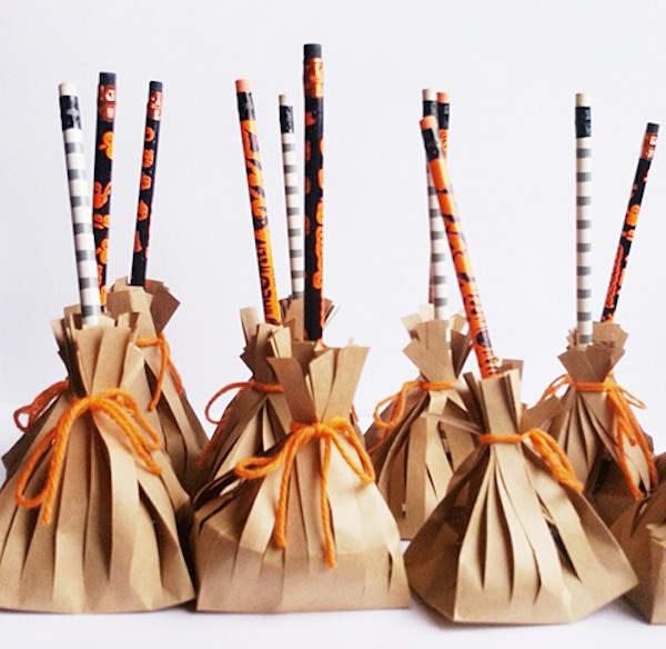 Halloween Party Bags Ideas
 16 Halloween Treat Bag Ideas [and Boxes Too ] thegoodstuff